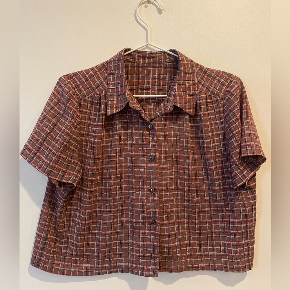 Vintage Cropped plaid button down, adorable!